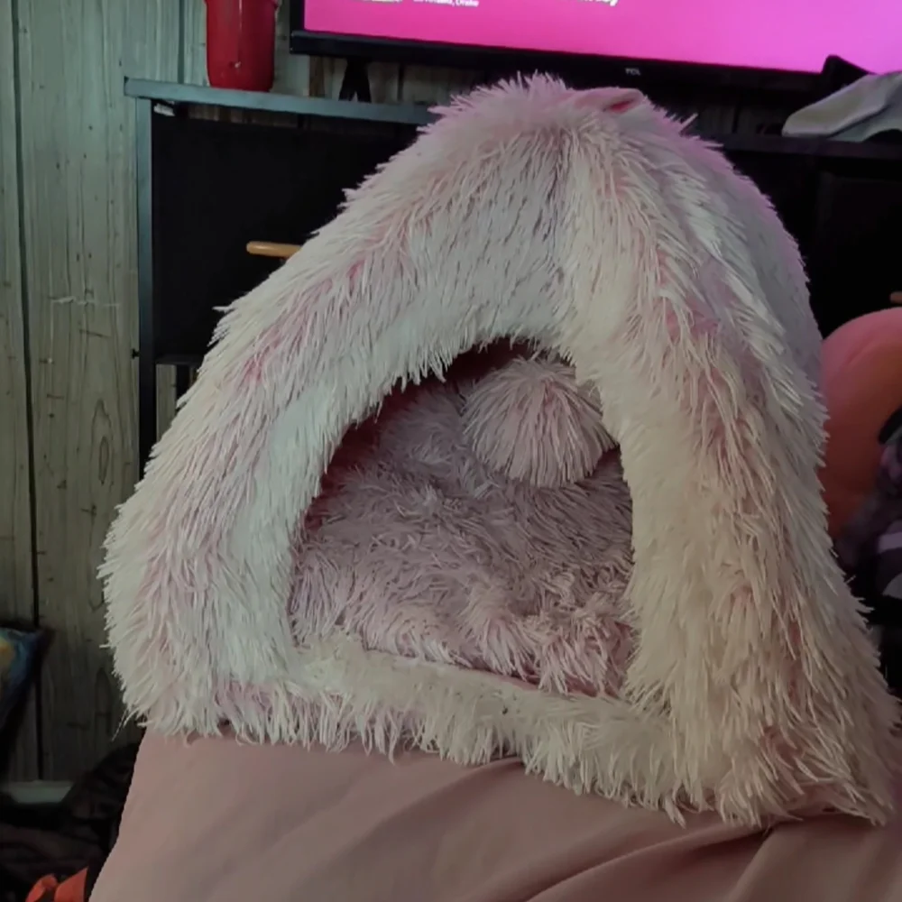 Cozy, Cute Pink Cat Bed
